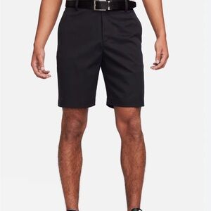 Nike Men's Classic Black Flat Front Shorts Size Medium. Golf